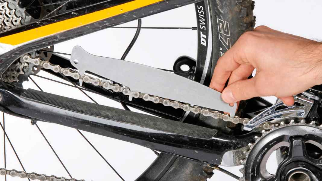 Verschleiß prüfen bei MTB-Ketten