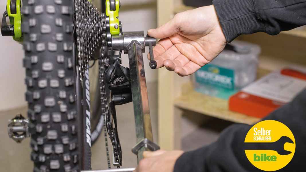 Verbogenes Schaltauge reparieren: So geht's