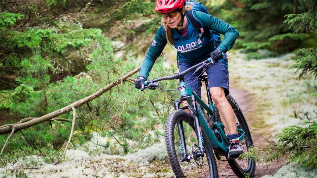 Mehr Spielraum für Frauen: das neue Juliana-Trailbike