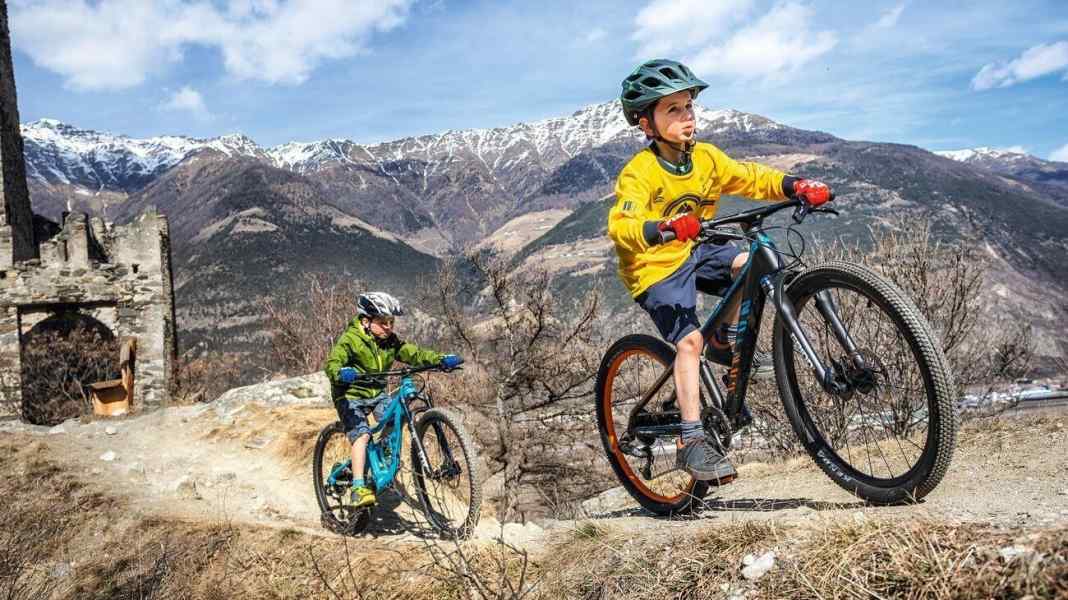 9 Kinderbikes von 479 bis 2900 Euro im Vergleich