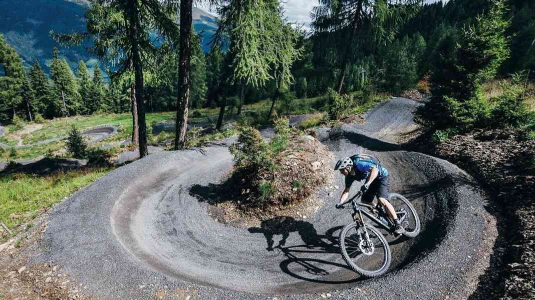 15 Kilometer: BIKE auf dem längsten Flowtrail Europas