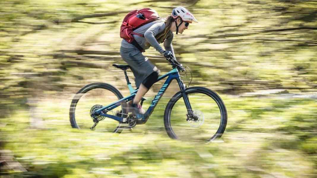 Große Runde: 8 Touren-Rucksäcke im Vergleich