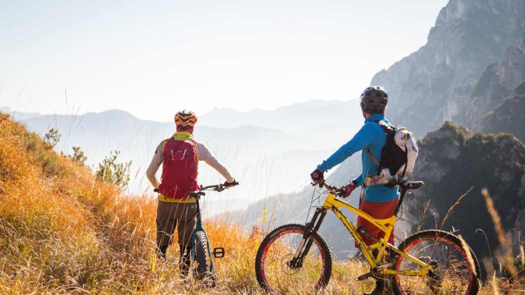 Mit dem Mountainbike durch den Herbst im Trentino