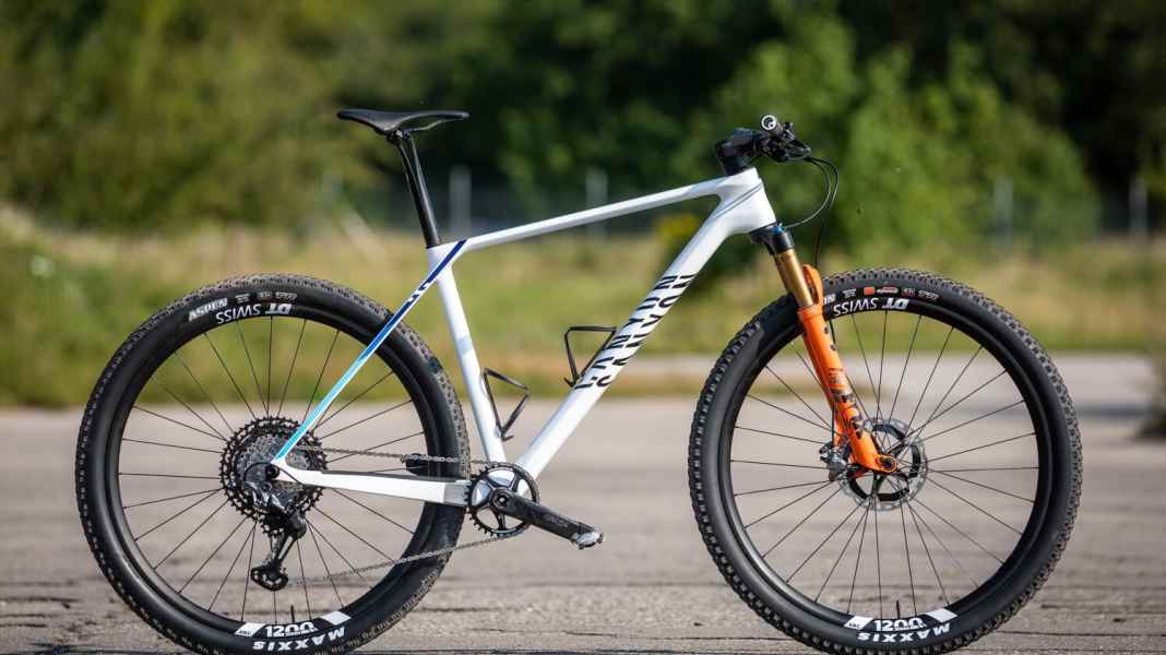Canyon Exceed 2021: CFR-Rahmen mit 835 Gramm