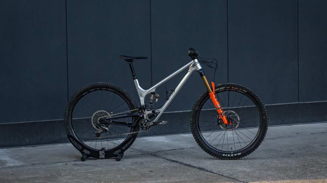 Kunstwerk: Custom-Bike Actofive P-Train