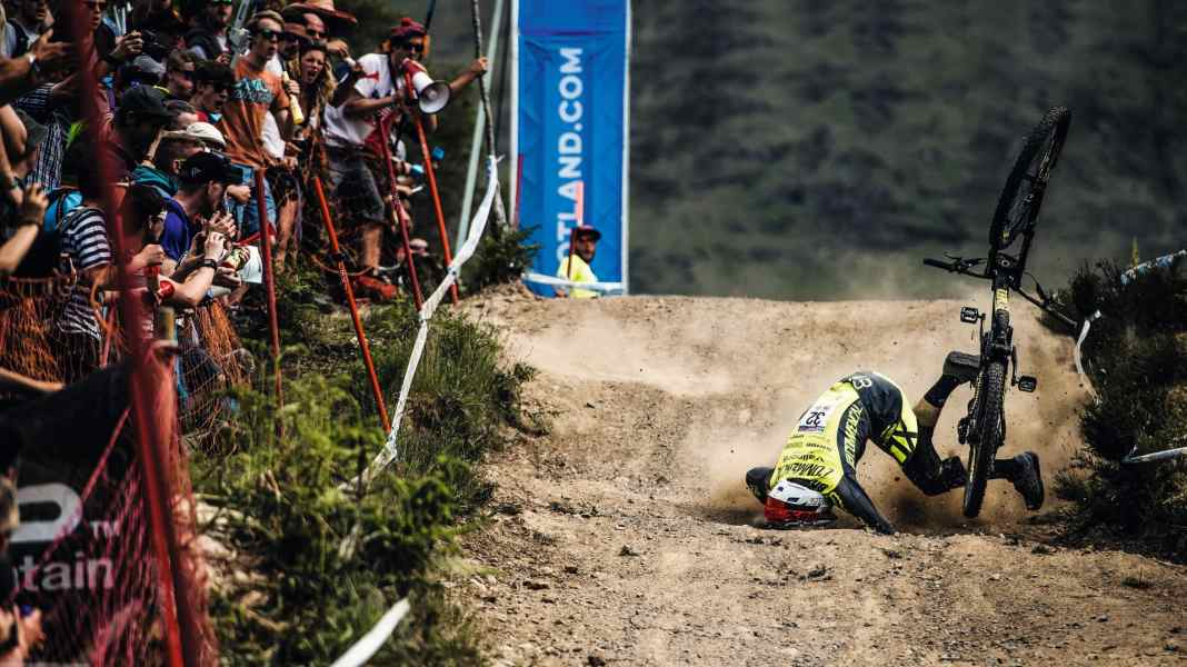 10 Enduro-Helme im Labor- und Praxistest