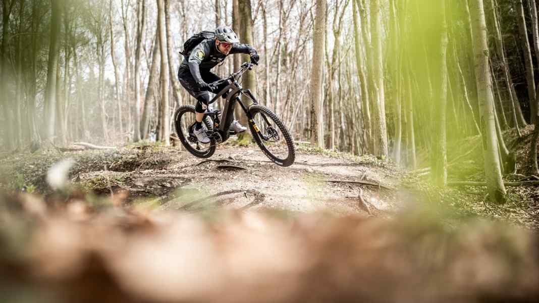 E-MTB Fahrwerk: Wie viel Federweg brauche ich beim E-Bike?