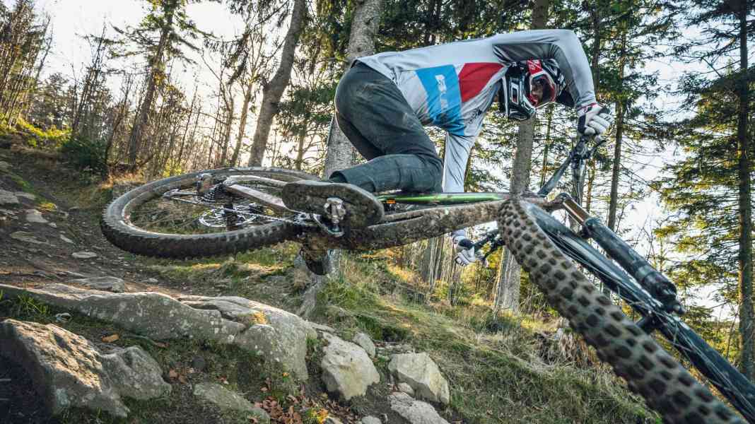 Teuer, aber geil: 10 Highend-Enduros im Test