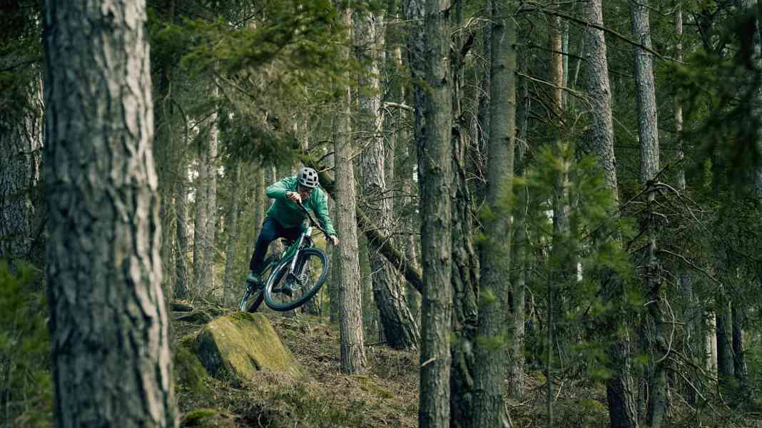 Trailbikes: Last zeigt zwei neue Leichtgewichte