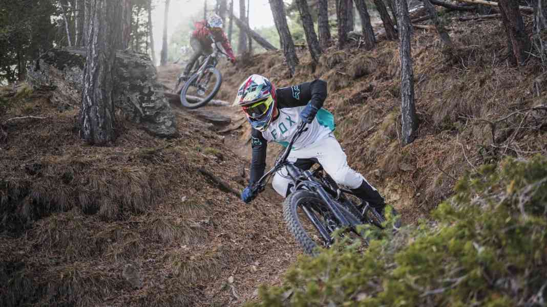 New kids on the rocks: 6 Enduros in 2 Preisklassen im Test