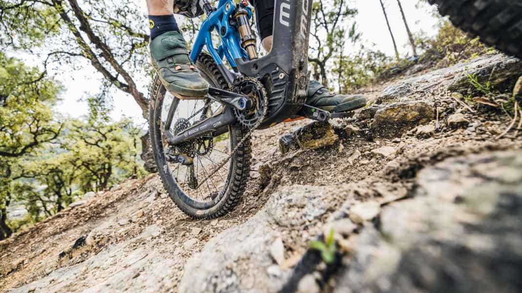 How to: EMTB-Uphill-Fahrtechnik #6 – Pedalaufsetzer vermeiden