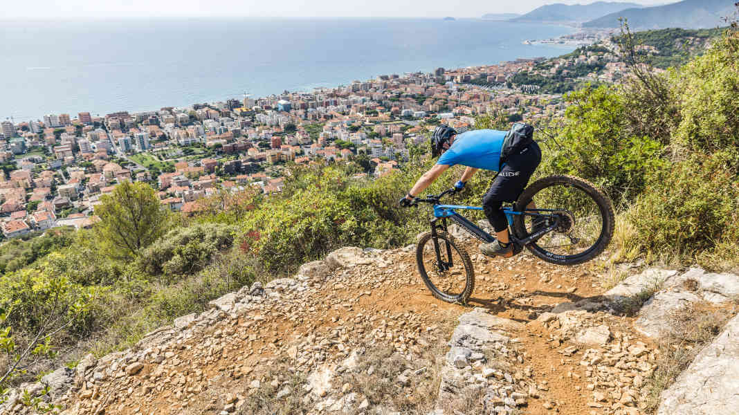 How to: EMTB-Expert-Fahrtechnik #5 – Hinterrad versetzen (Backswitch)