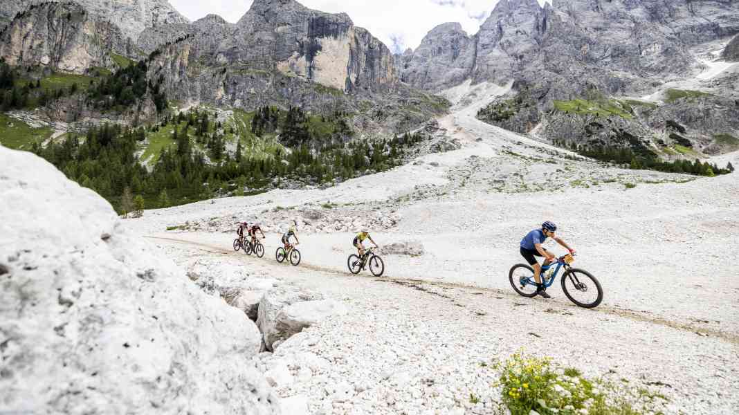 MTB-Alpenüberquerung mit Startnummer: Kult-Rennen Maxxis BIKE Transalp