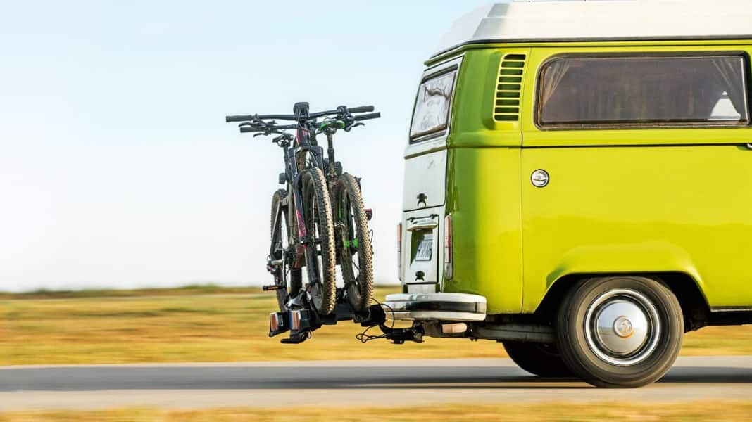 Fahrradtransport in Italien: Was ist jetzt mit der Warntafel-Pflicht?