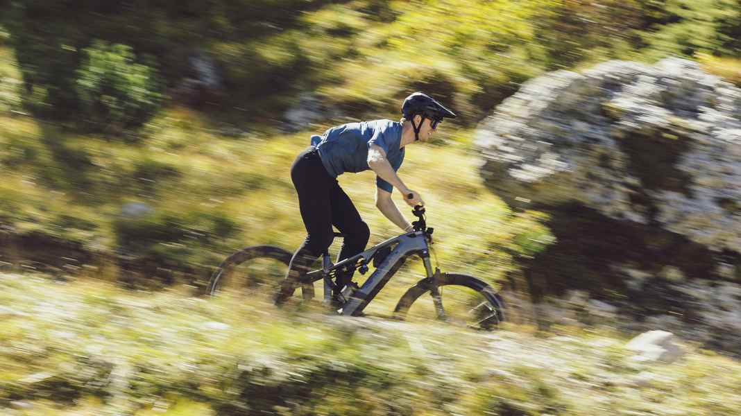 No Pogo Carbon: Das legendäre E-Enduro in einer neuen Gewichtsklasse