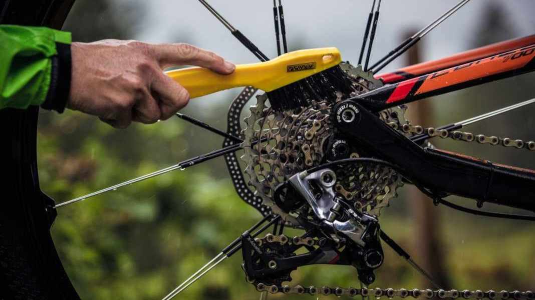 Tipps für schlechtes Wetter: Reinigung von Rad und Kleidung