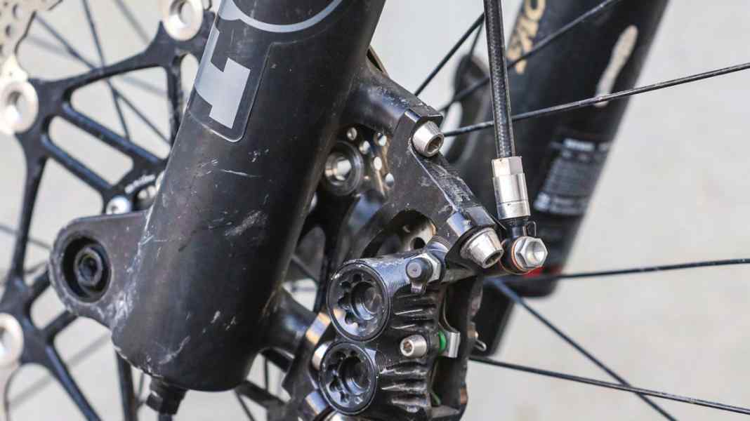 Test Hope Tech 4 V4: 50000 Tiefenmeter: Hopes Enduro-Bremse im Härtetest