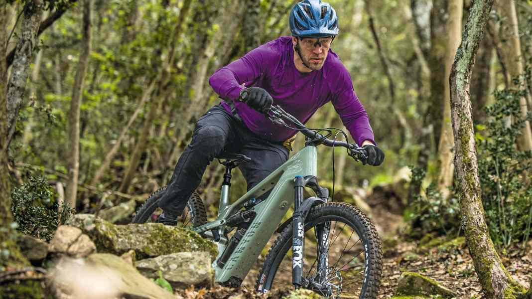 Test Canyon Strive:On CFR: Ein Enduro unter Stark-Strom
