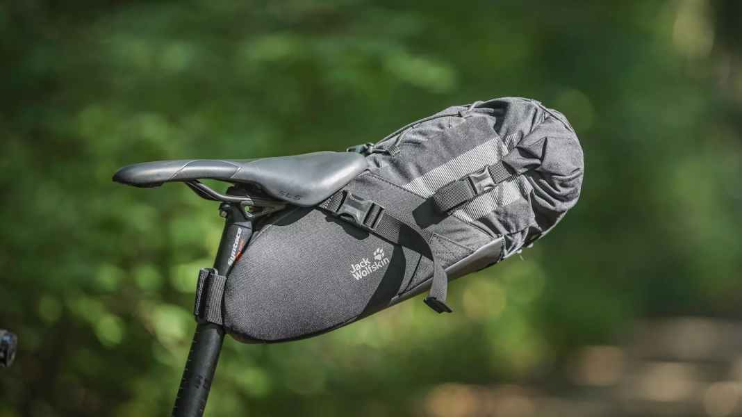 Sattel- und Rahmentasche: Jack Wolfskin Seat Bag / Takeoff Bag im Dauertest