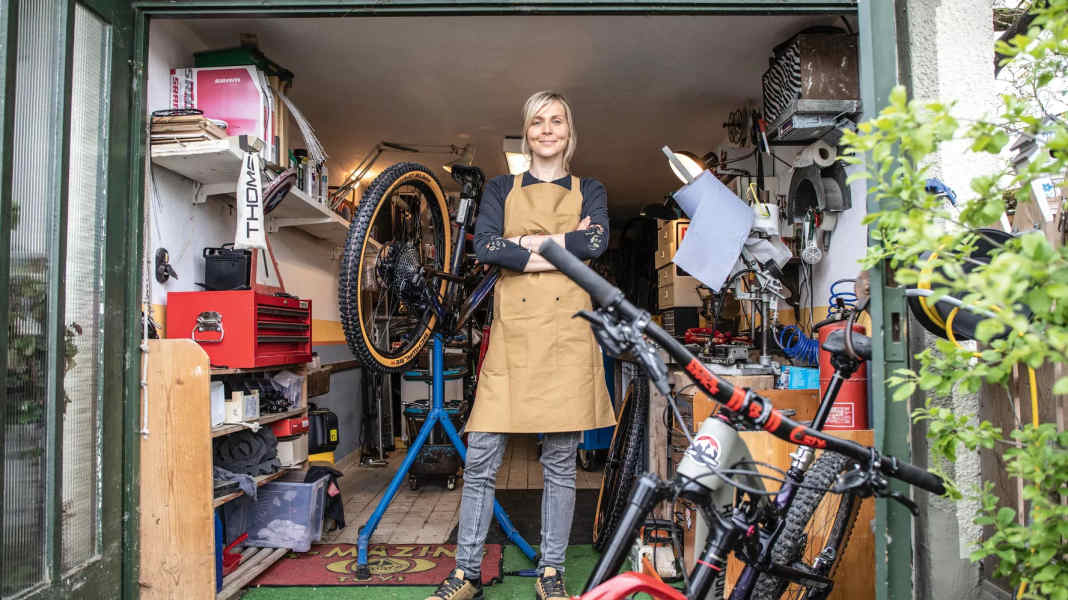 Die perfekte Bike-Werkstatt: Julia Schäfer im Schrauberhimmel