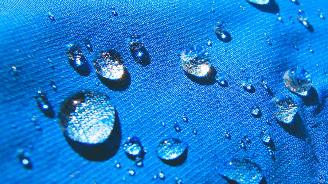 Jacke imprägnieren?: So bleiben Regenjacken dicht im Herbst und Winter