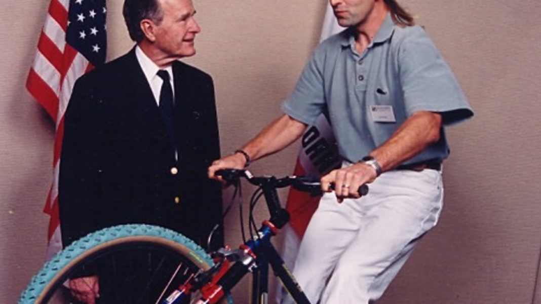 Flashback 1997: Hans Rey trifft George Bush Senior