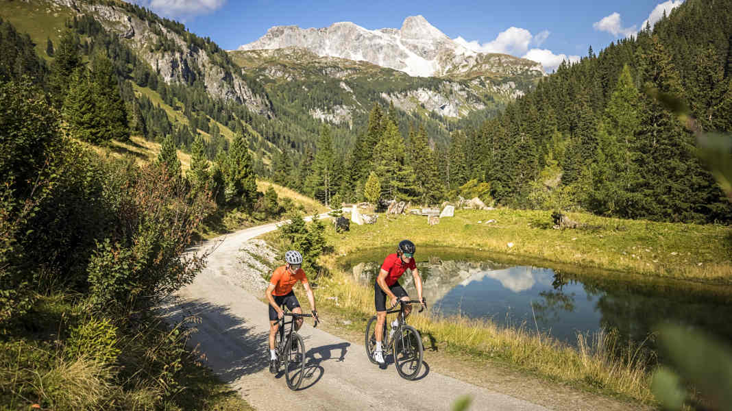 Das ultimative Transalp-Erlebnis für Schotterfans: Starte beim Gravel Peaks 2026