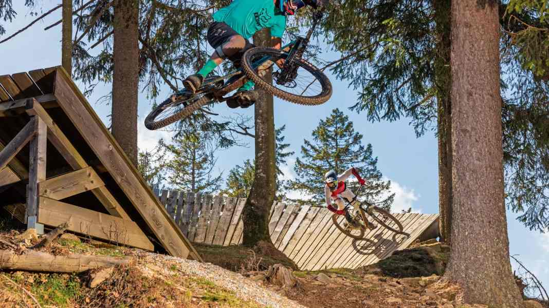 Freeride-Bikes um 3500 Euro im Vergleichstest