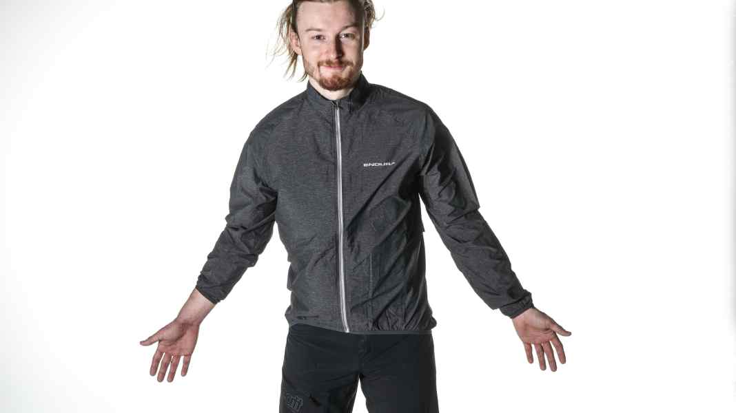 Test MTB-Windjacke: Endura Pakajak - leichter Klassiker aus Schottland