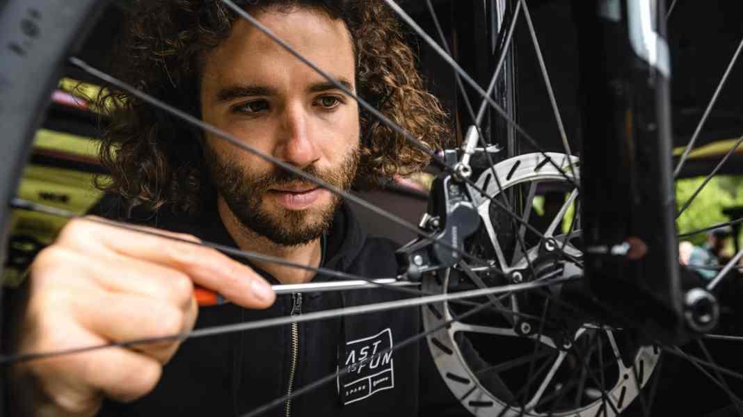 Bremsen-Tipps vom Profi: “Viele Biker bremsen falsch!” – Yanick Gyger