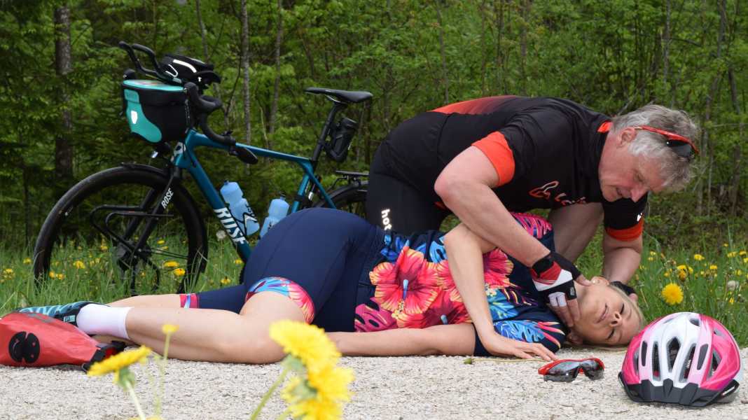 Erste Hilfe beim Radfahren: Beherztes Handeln rettet Leben