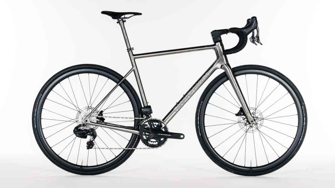 Titanräder: Das Falkenjagd Aristos R Speedgravel im Test