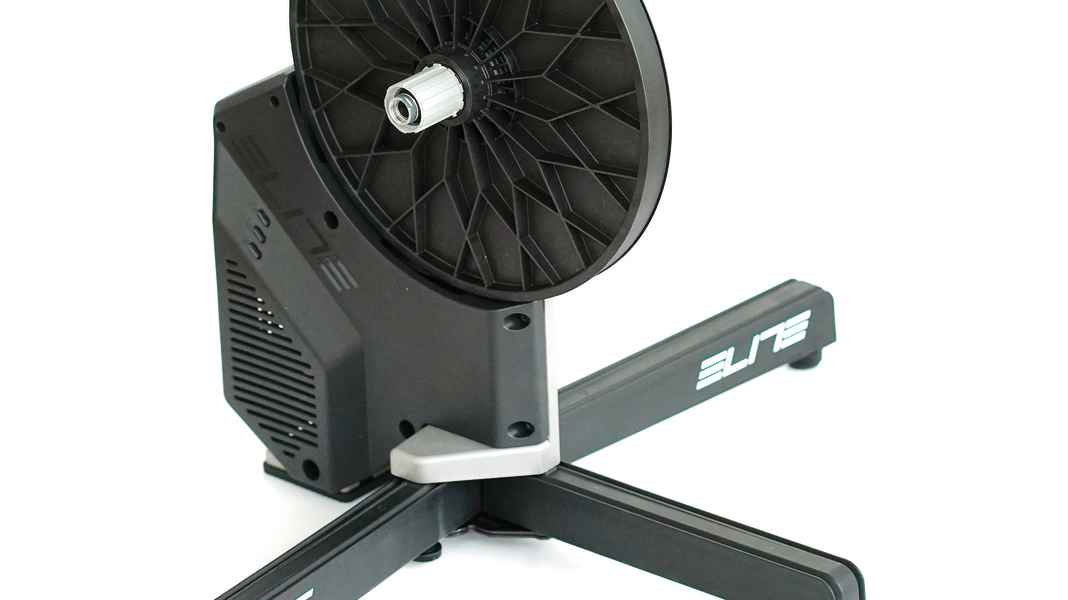 Elite Rivo Smarttrainer Test: So geht Indoor-Cycling leicht & handlich