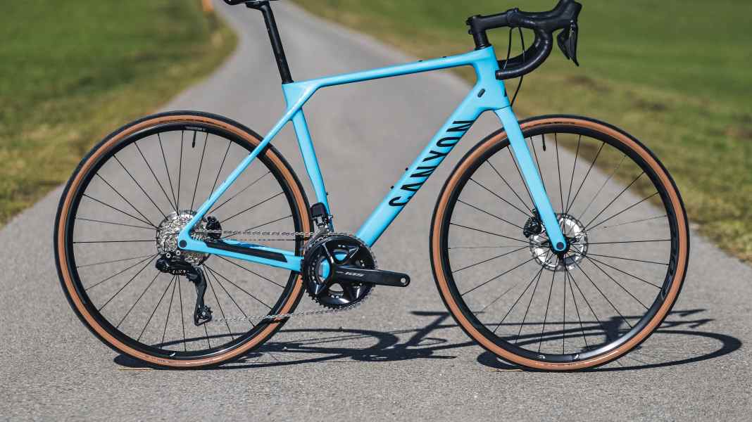 Rennräder mit Shimano 105 Di2: Das Canyon Endurace CF 7 Di2