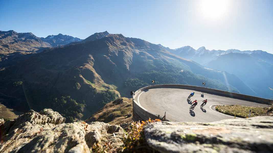 Test 2017: 5 Marathonräder bis 2000 Euro