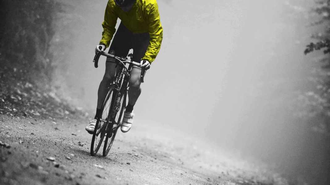 Test Rennrad-Regenjacken: 20 Jacken von 30 bis 330 Euro im Vergleich