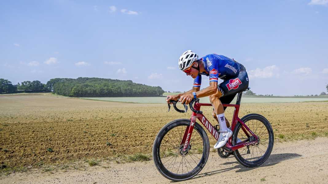 Van der Poel, Kopecky, Bottas & Co.: Diese Stars starten bei der Gravel-WM