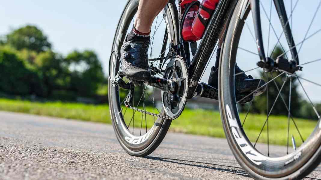Leistungsmesser fürs Rennrad: Pedale oder Kurbel - was ist besser?