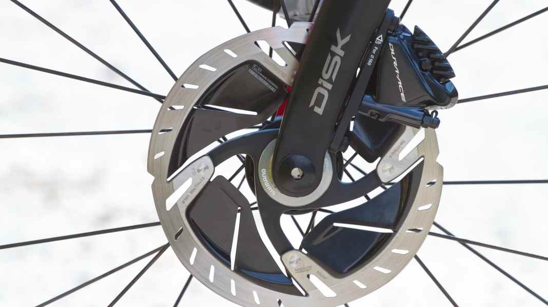 Die Rennrad-Scheibenbremse der Shimano Dura-Ace im Härtetest
