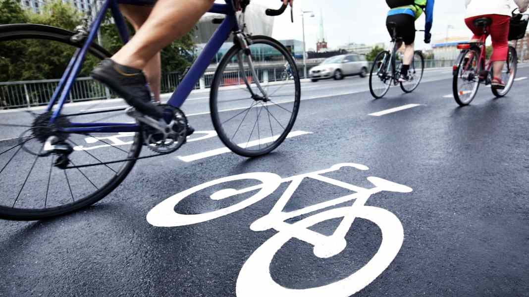 StVO: Rechte, Regeln und Pflichten beim Rennradfahren in Deutschland