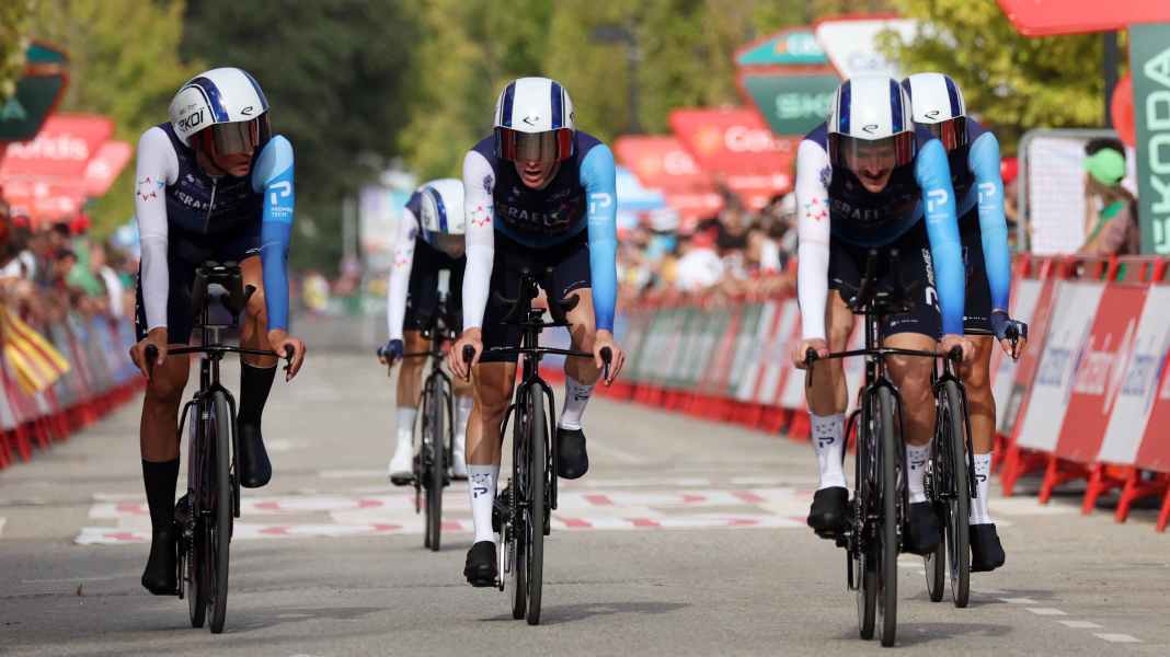 Mannschaftszeitfahren bei der Vuelta: Demonstranten mit gefährlicher Blockade