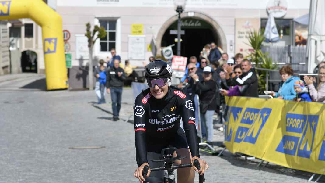 Ultracycling-EM: Elena Roch und Dominik Meierhofer holen Titel