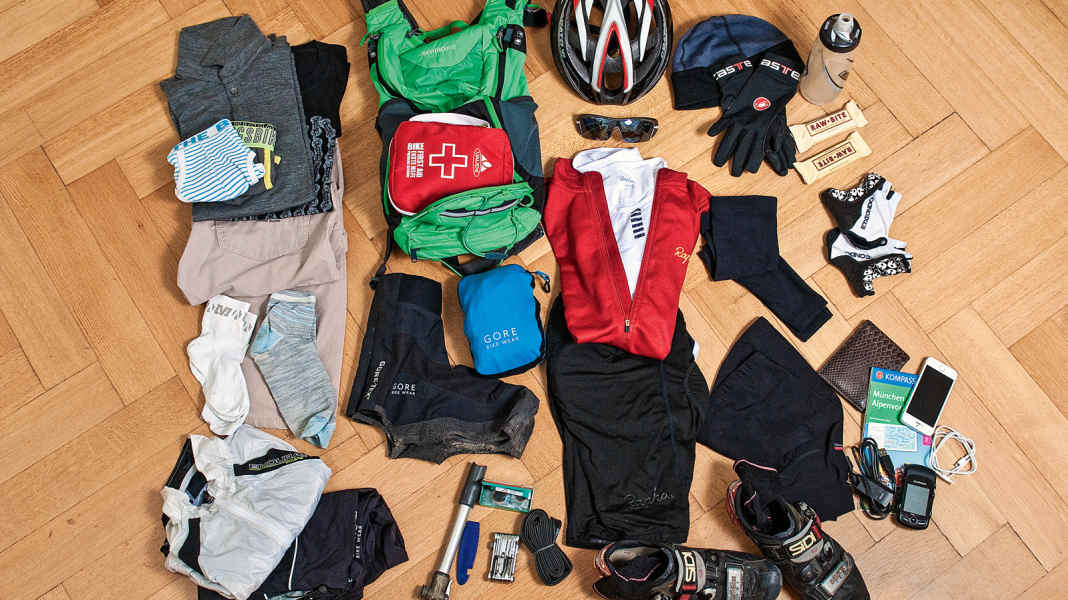 Packliste für mehrtägige Rennrad-Touren - Jedes Gramm zählt