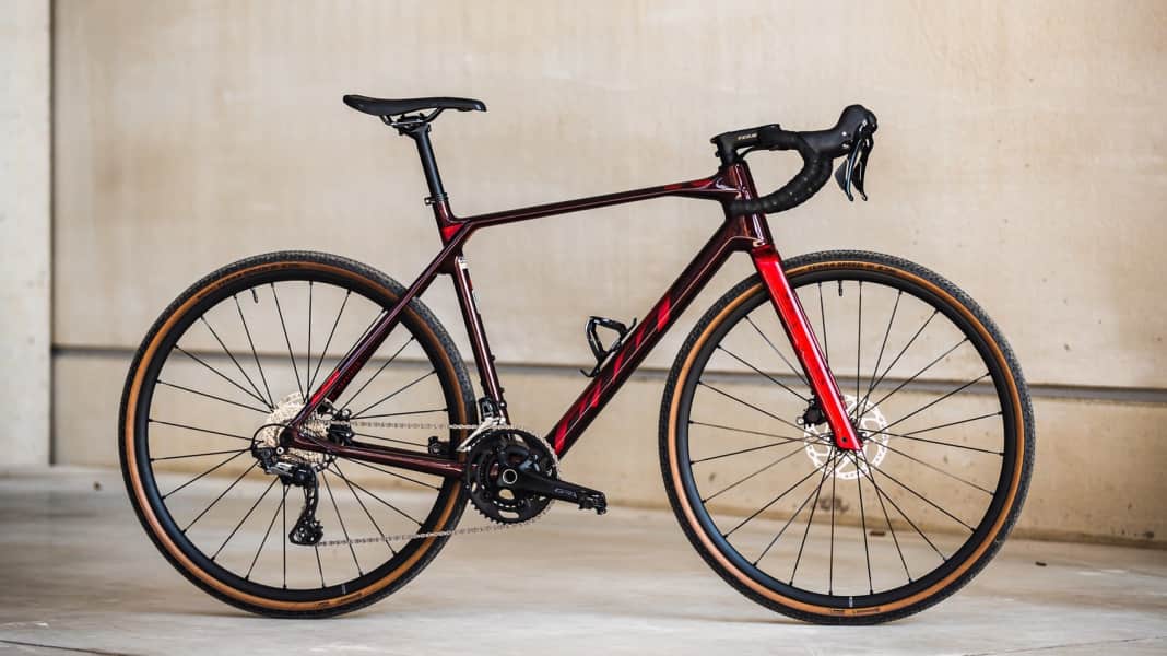 KTM X-Strada 2022: Schnelles Gravelbike für Alltag und Bikepacking