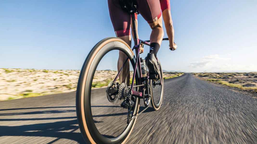 Rennrad-Komponenten: Elektronisch oder mechanisch schalten?