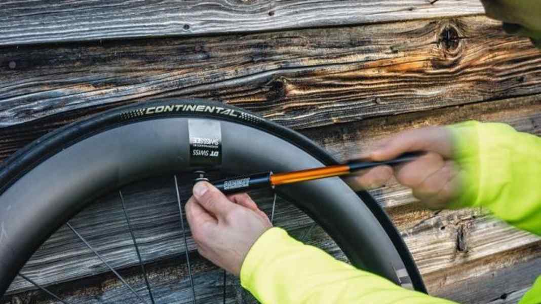 Test 2020: Kleine Pumpen für unterwegs im Test - Druck-Macher: Minipumpen, Hybridpumpen und CO2 Kartuschen im Test
