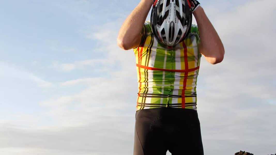 Nackenschmerzen beim Rennradfahren - was hilft?