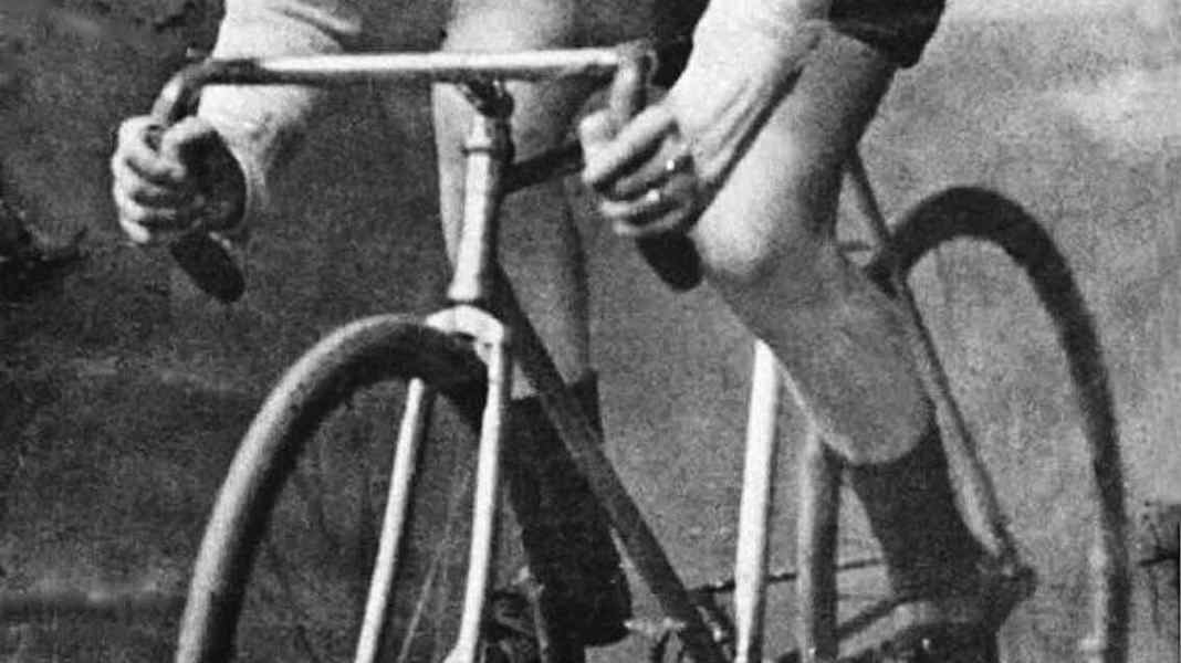 Buchtipp: Roman über Alfonsina Strada - Die erste Frau beim Giro d'Italia