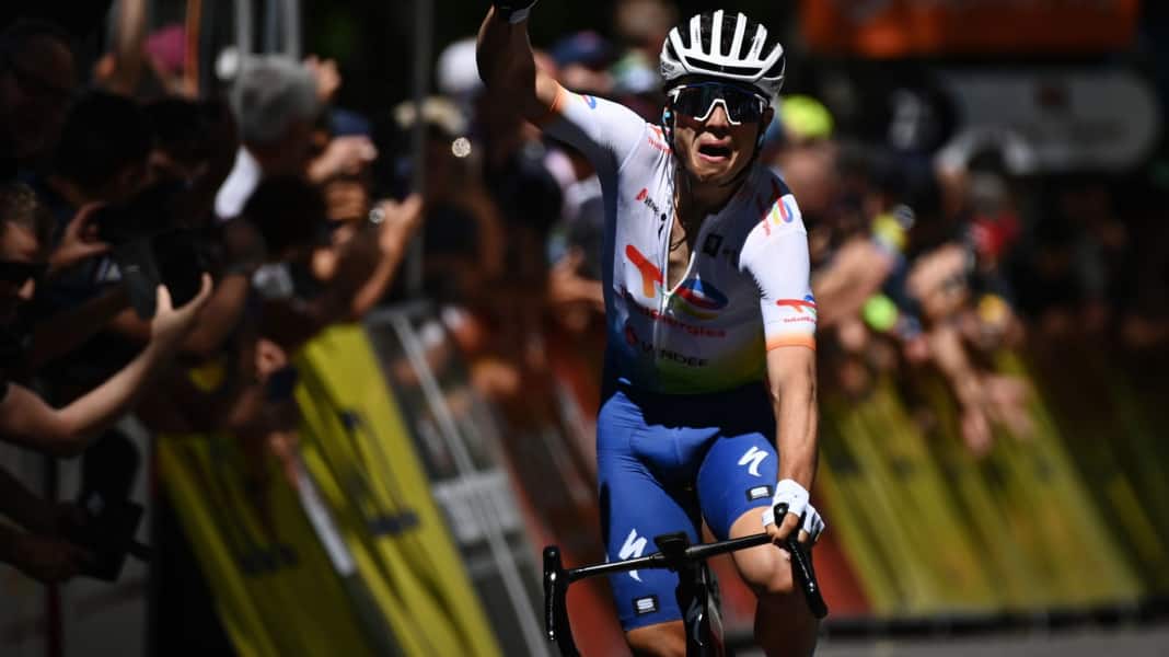 Criterium du Dauphine: Ausreißer-Sieg in Gap - Van Aert verteidigt Gelb