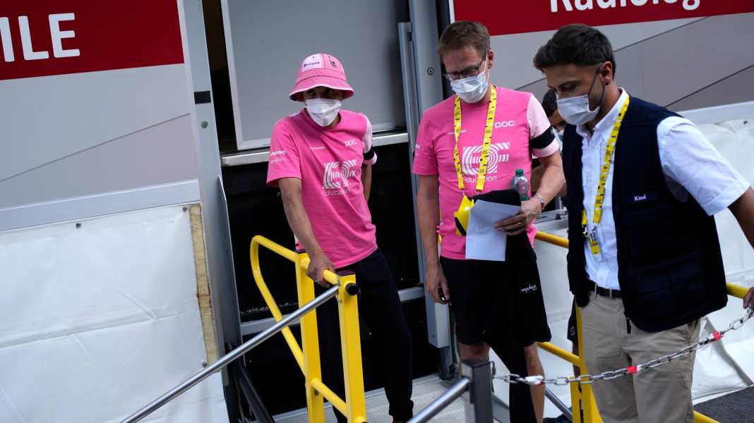 Nach Sturz - Olympiasieger Carapaz muss bei Tour de France aufgeben